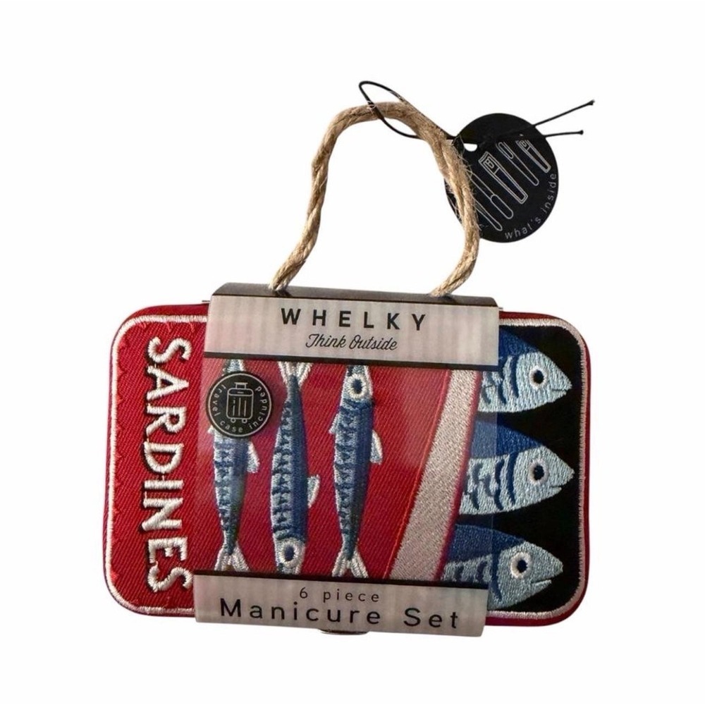 Adorable Whelky Sardine Compact 6-piece Manicure / Pedicure Set - New
